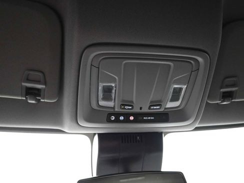 Used 2025 GMC Sierra 1500 Elevation image 16