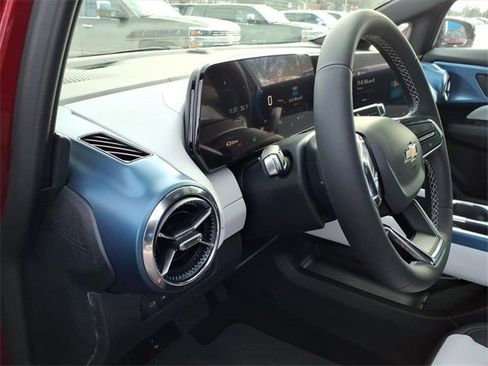 New 2026 Chevrolet Equinox EV LT image 20