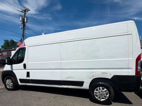 Used 2019 RAM ProMaster 2500 w/ Interior Convenience Group FWD image 9