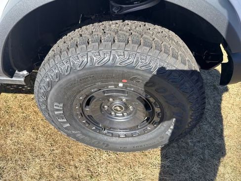 New 2025 Ford Bronco Badlands w/ Sasquatch Package image 12