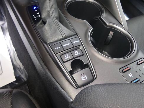 Used 2022 Toyota Camry XSE w/ Navigation Upgrade Package FWD image 39