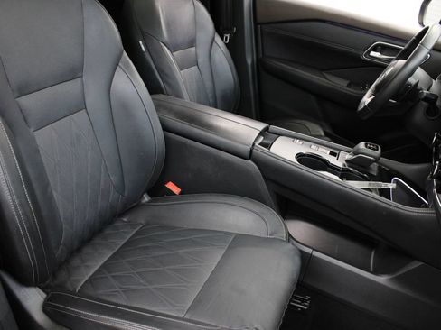Used 2023 Nissan Rogue Platinum w/ Platinum Premium Package FWD image 26