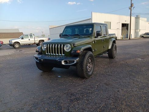 Used 2023 Jeep Gladiator Overland AWD/4WD image 10