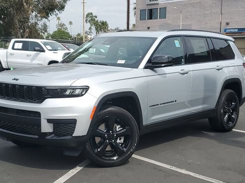 New 2025 Jeep Grand Cherokee L Altitude image 33