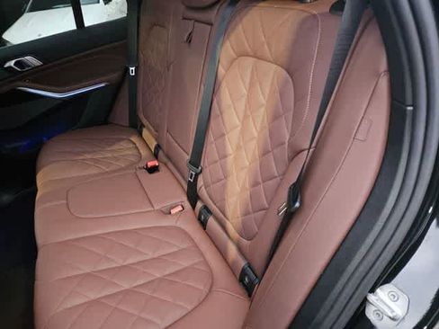 Used 2025 BMW X5 xDrive40i w/ Climate Comfort Package image 19