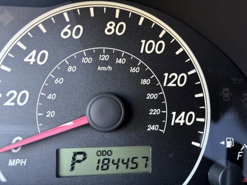 Used 2011 Toyota Corolla LE image 19