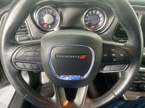 Used 2022 Dodge Challenger SXT w/ Driver Convenience Group image 21