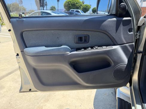 Used 2000 Toyota 4Runner SR5 RWD image 17