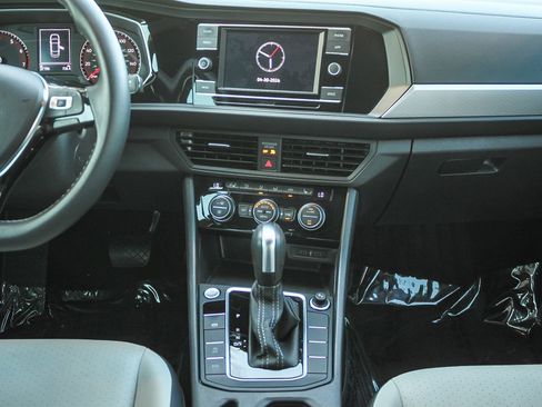 Certified 2021 Volkswagen Jetta R-Line w/ R-Line Cold Weather Package FWD image 14