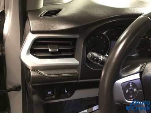 Used 2019 GMC Acadia SLT image 23