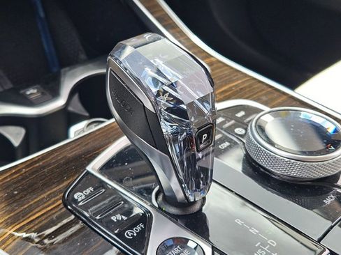 Used 2020 BMW X7 xDrive40i w/ Luxury Seating Package image 11