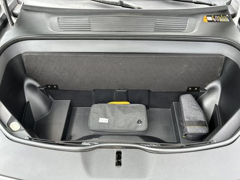 Used 2023 Rivian R1S Adventure AWD/4WD image 14