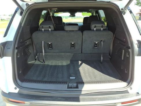 Used 2025 Chevrolet Traverse LT AWD/4WD image 28