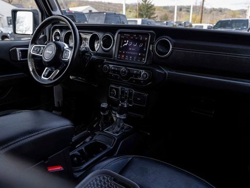 Used 2023 Jeep Wrangler Unlimited Sahara w/ Cold Weather Group AWD/4WD image 27