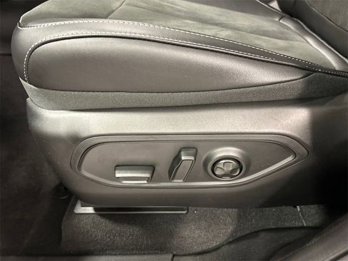 New 2025 Jeep Grand Cherokee L Altitude image 16