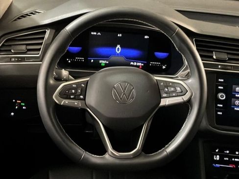 Used 2022 Volkswagen Tiguan SE AWD/4WD image 10