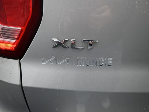 Used 2017 Ford Explorer XLT w/ Equipment Group 202A image 10