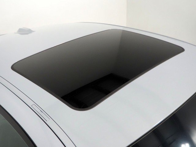 Used 2025 BMW i4 M50 AWD/4WD image 4