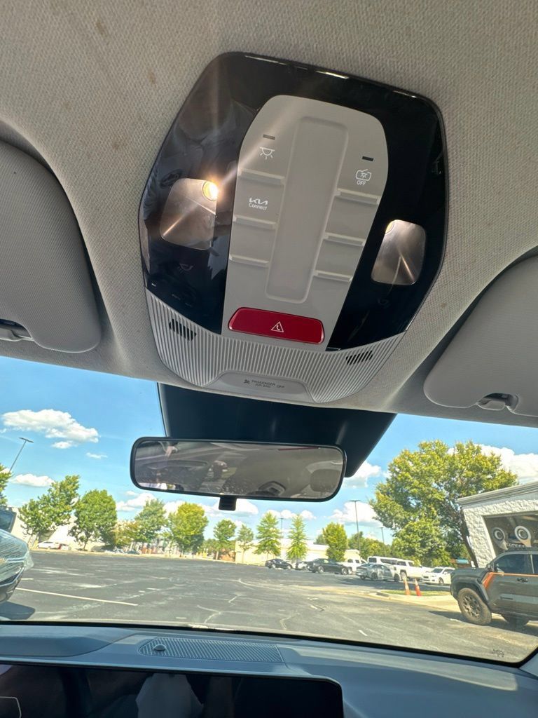 Used 2025 Kia K4 EX FWD image 16
