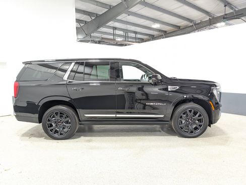Used 2026 GMC Yukon Denali w/ Sun & Power Step Package AWD/4WD image 2