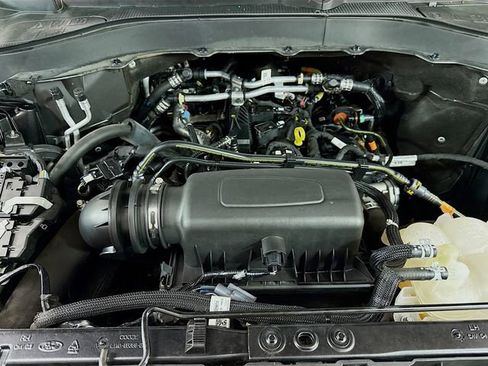 Used 2022 Ford Explorer XLT w/ Equipment Group 202A image 30