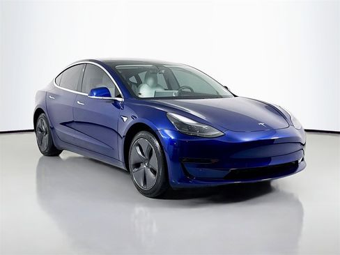 Used 2019 Tesla Model 3 Standard Range image 3