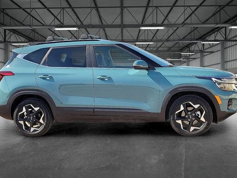 Used 2024 Kia Seltos EX image 5