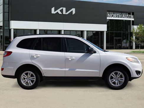 Used 2012 Hyundai Santa Fe GLS image 7