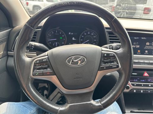 Used 2018 Hyundai Elantra Value Edition FWD image 17