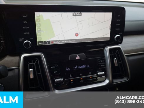 Used 2023 Kia Sorento S w/ Panoramic Sunroof Package AWD/4WD image 9