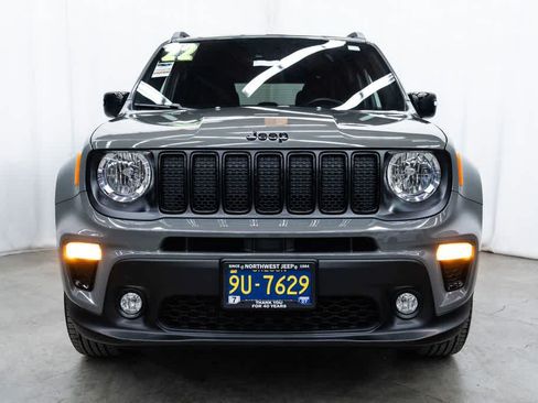 Used 2022 Jeep Renegade Altitude w/ Convenience Group AWD/4WD image 2