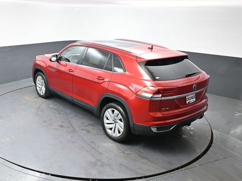 Used 2022 Volkswagen Atlas Cross Sport SE image 48