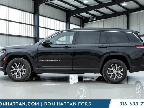 Used 2024 Jeep Grand Cherokee L Limited w/ Luxury Tech Group II AWD/4WD image 2