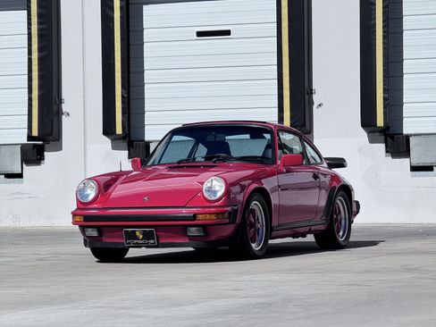 Used 1988 Porsche 911 Carrera RWD image 34