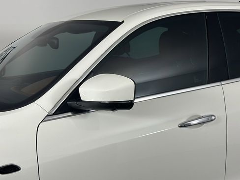 Used 2021 Maserati Levante image 15