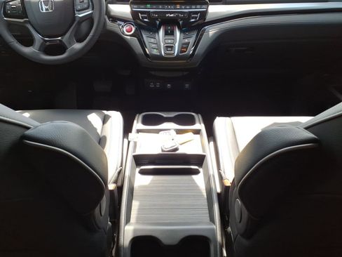 Used 2025 Honda Odyssey Touring image 18