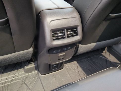 Certified 2024 Chevrolet Equinox Premier AWD/4WD image 34