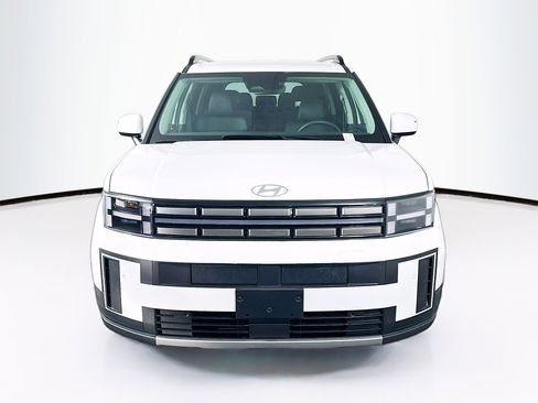 Used 2025 Hyundai Santa Fe SEL image 2