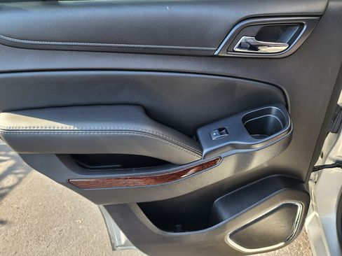 Used 2016 GMC Yukon SLE w/ Convenience Package image 17