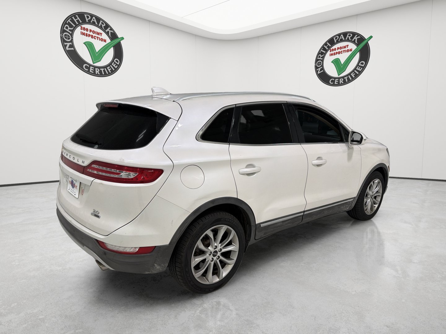 Used 2015 Lincoln MKC FWD w/ Equipment Group 101A Select image 5