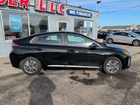 Used 2020 Hyundai Ioniq SEL image 2
