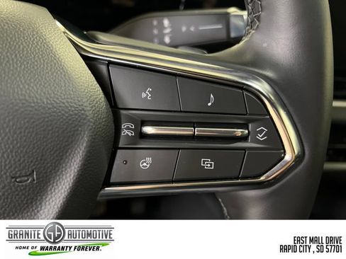 Used 2026 Chevrolet Equinox LT AWD/4WD image 33
