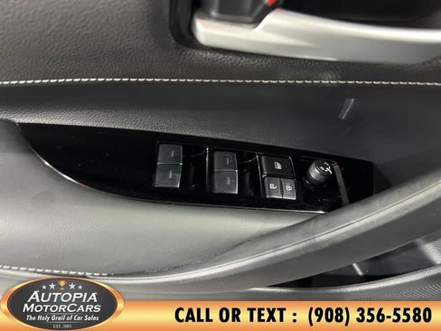 Used 2025 Toyota Corolla SE image 27
