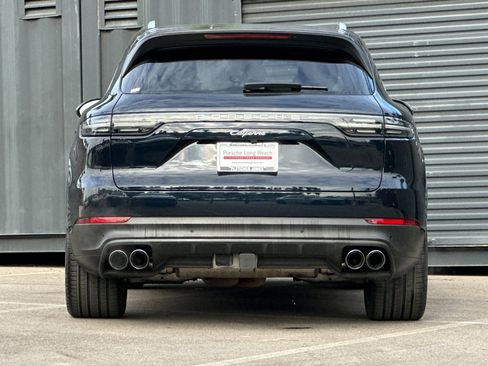Used 2023 Porsche Cayenne Base image 7