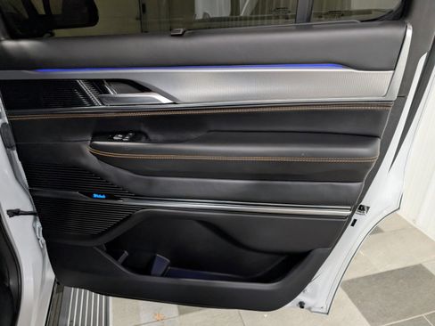 Used 2023 Jeep Grand Wagoneer Series III image 33