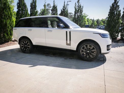 Used 2023 Land Rover Range Rover SE AWD/4WD image 11