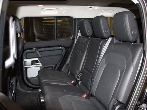 Certified 2023 Land Rover Defender 130 SE AWD/4WD image 36
