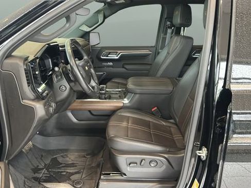 Used 2024 Chevrolet Silverado 1500 High Country w/ High Country Premium Package AWD/4WD image 8