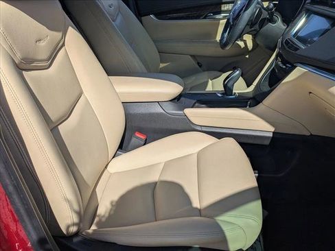 Used 2017 Cadillac XT5 FWD image 19