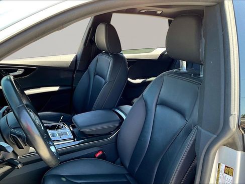 Used 2019 Audi Q8 Premium w/ Convenience Package AWD/4WD image 21